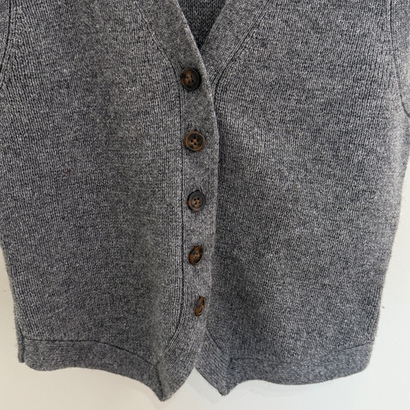 Madewell Gray V Neck Sleeveless Sweater Vest Size XXS EUC - Picture 4 of 9
